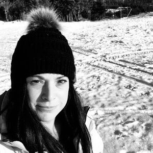 Meet your Posher, Dee